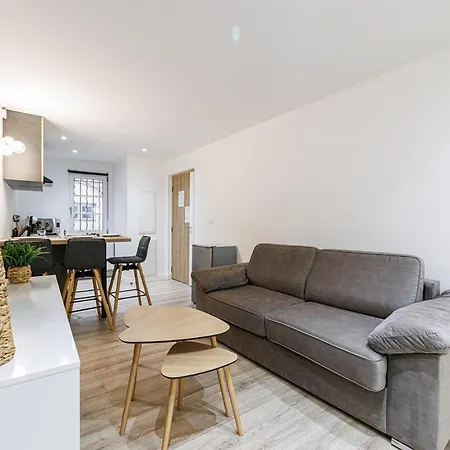 Charming 3-room Old Αντίμπ