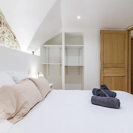 Charming 3-room Old Αντίμπ