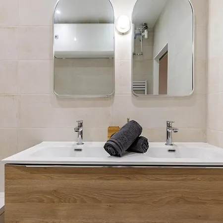 Διαμέρισμα Charming 3-room Old