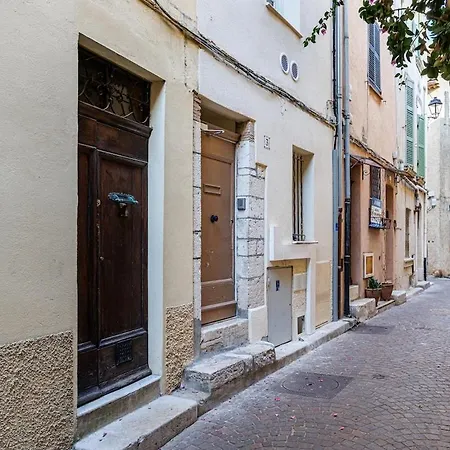 Διαμέρισμα Charming 3-room Old